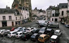 Place de Chateauneuf, à Tours, avant les travaux de rénovation de la place en 2017.