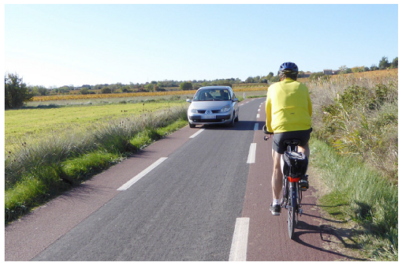 CEREMA : une nouvelle fiche vélo sur les chaussées à voie centrale banalisée