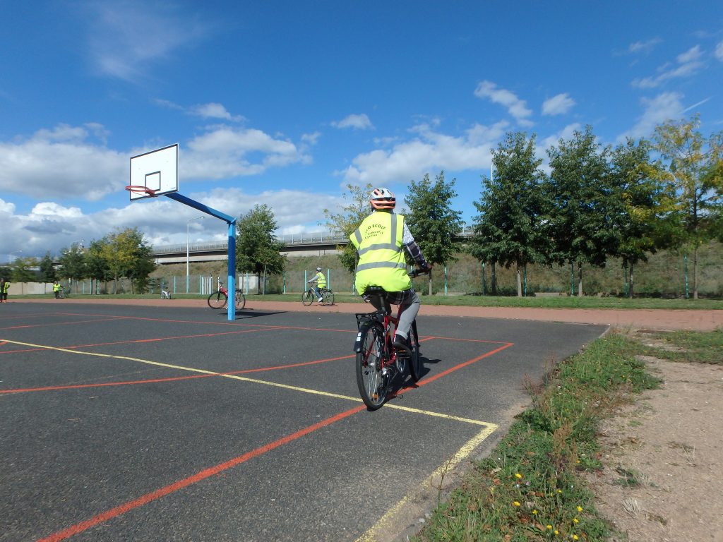 Vélo-école du Collectif Cycliste 37. @CC37, 2017.