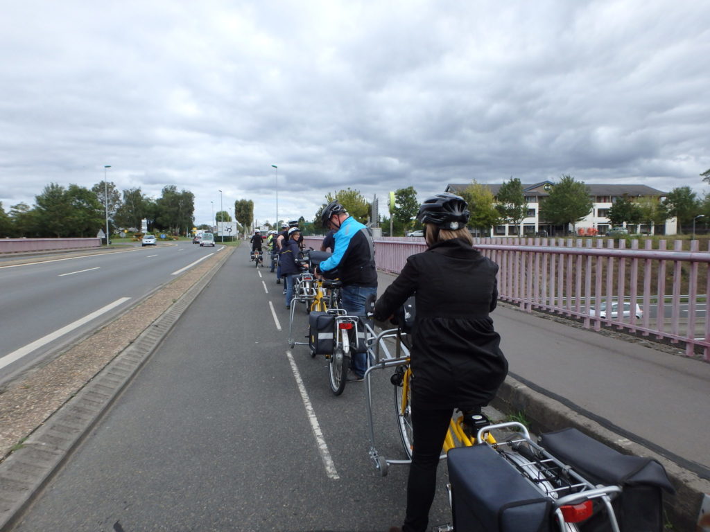 Formation du Collectif Cycliste 37 "Se déplacer en sécurité à vélo en ville" pour les salariés du groupe La Poste, à Joué-lès-Tours en septembre 2017. @CC37 - photo Marie Patois