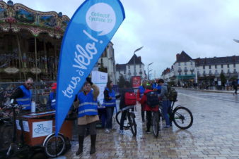 Animations "Cyclistes brillez !", place Anatole France à Tours, novembre 2018. @CC37.