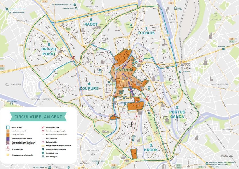 Le nouveau plan de circulation de Gand, officiellement lancé le 3 avril 2017 après une longue campagne de communication et de pédagogie, vise à élargir la zone à circulation restreinte de 15 hectares supplémentaires, de manière à donner davantage d'espace aux piétons et aux cyclistes. La zone sans trafic de transit est ainsi passé en une nuit à 51 hectares. Il est impossible d'entrer dans la zone sans autorisation. Le centre-ville, entourant cette zone, est divisée en six sections, accessibles uniquement par les grands boulevards intérieurs.Sébastien Marrec, 12 juillet 2018.