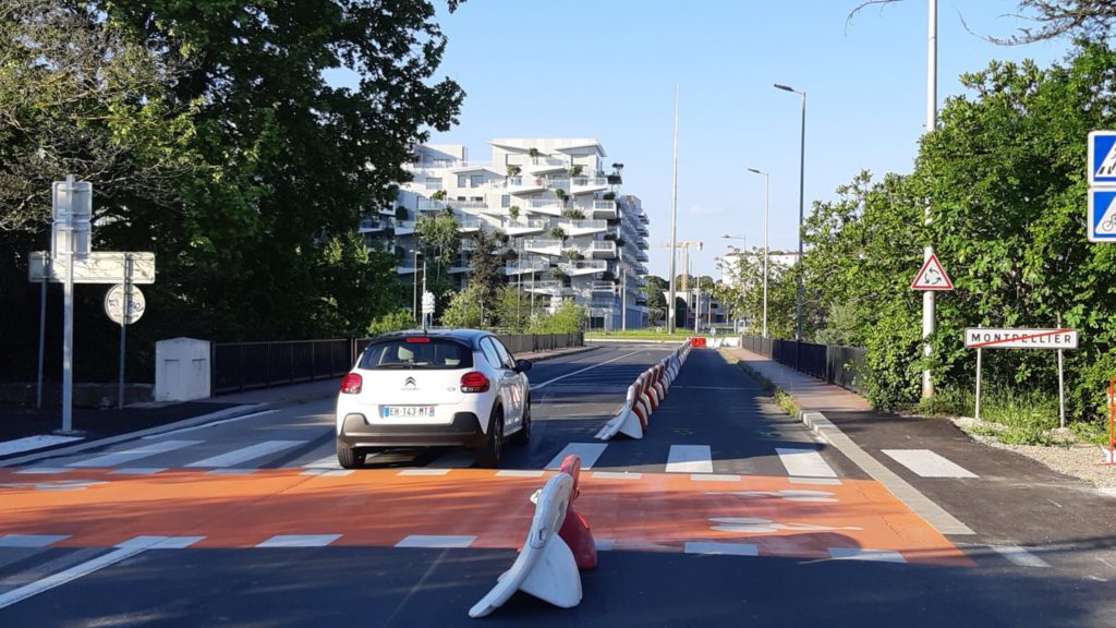 Piste cyclable temporaire à Montpellier, avril 2020. Photo : BikeSailnHike, Vélocité Grand Montpellier.