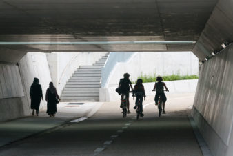 Tunnel vélos de Dampoort destiné à faciliter le passage des piétons et des cyclistes sous la voie ferrée en supprimant ainsi une "coupure urbaine". © Stad Gent - Christophe Vander Eecken