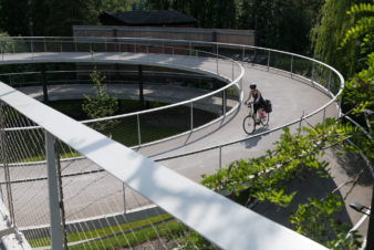 Passerelle piétons et vélos au dessus du canal périphérique de Gand au niveau de Parkbosbrug. © Stad Gent - Christophe Vander Eecken