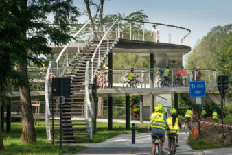 Passerelle piétons et vélos au dessus du canal périphérique de Gand au niveau de Parkbosbrug© Stad Gent - Christophe Vander Eecken