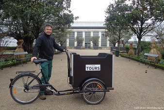 Le service des Parcs et Jardins de la ville de Tours s’équipe de triporteurs