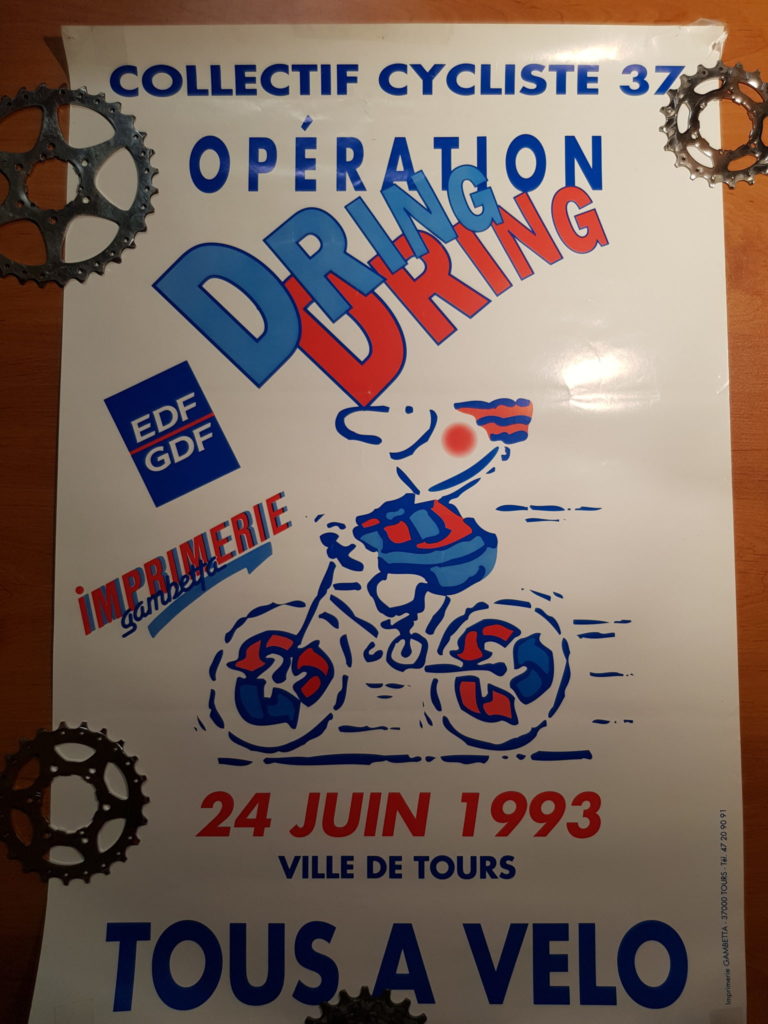 Le 24 juin 1993, le Collectif Cycliste 37 organisait une manifestation "Dring dring" à Tours. @CC37