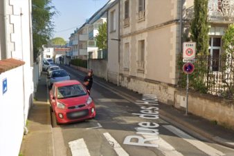 Tours, rue de la bourde, quartier Lamartine, est en double sens... motorisé !