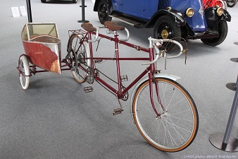 Un Cyclo-tandem Side-car exposé à la Foire de Tours