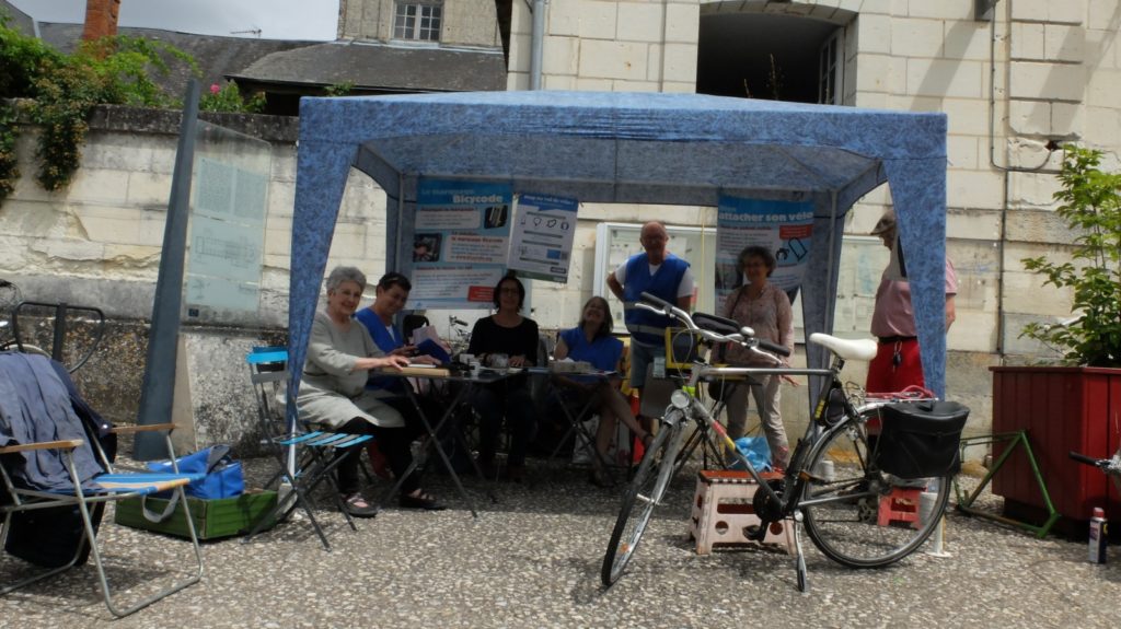 Le samedi 3 juillet 2021 à Beaulieu-lès-Loches eut lieu une séance de marquage de vélos avec le système Bicycode. Cette animation « Je protège mon vélo » était proposée par l’Antenne Loches Sud Touraine du Collectif Cycliste 37, en partenariat avec la commune de Beaulieu-lès-Loches.