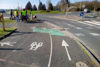 Le 6 mars 2021, l'antenne du Val d'Amboise du CC37 organise une balade cartopartiedans Nazelles-Négron à la découverte des aménagements cyclables. @ Photo : Eric Beaugendre.