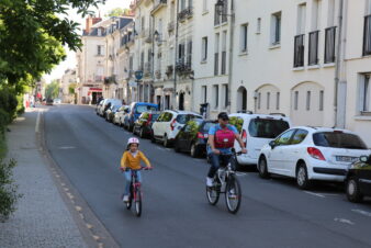 Faire du vélo à Tours... avec ses enfants ! @Collectif Cycliste37, photographe : Léo Berna.