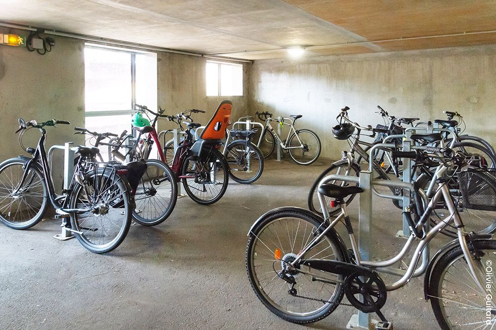 Exemple de parking vélo. @FUB/Alveole, photographe : Olivier Guitard.