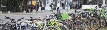 Stationnement de vélos à proximité de la gare de Strasbourg. @FUB