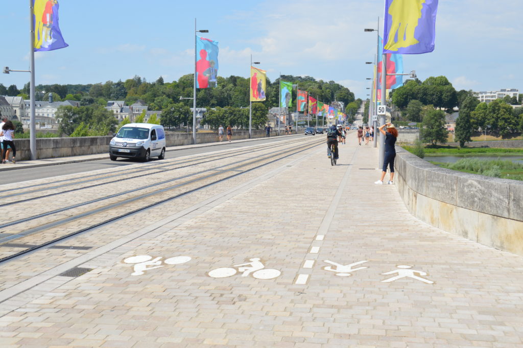 Le pont Wilson, à Tours. ©Le Tram de Tours