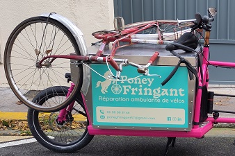 Un réparateur vélo ambulant à Tours