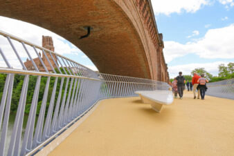 Albi : passerelle piétonne et cyclable sur la rivière Tarn ©Communauté d’agglomération de l’Albigeois, 2025.