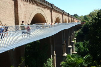 Albi : passerelle piétonne et cyclable sur la rivière Tarn ©Collectif Cycliste 37 - François Sarrazin, 2025.