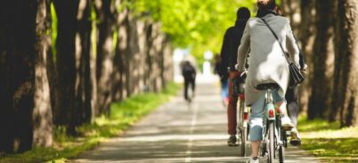Port du casque à vélo : la FUB s’oppose à une obligation généralisée et se mobilise